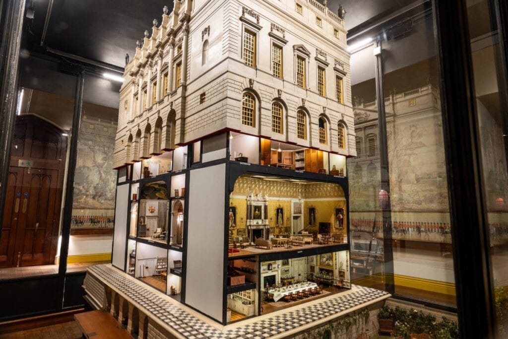 Queen Mary's Dolls House, Windsor Castle