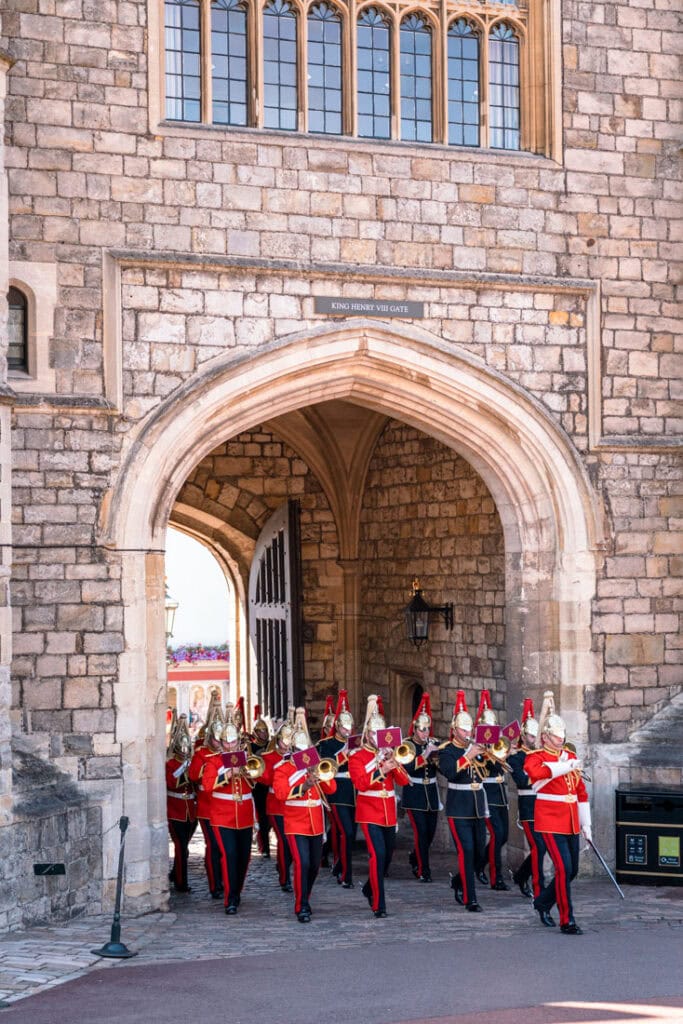 changing of the guard windsor castle