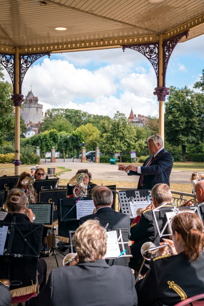 music at bandstand alexandra gardens
